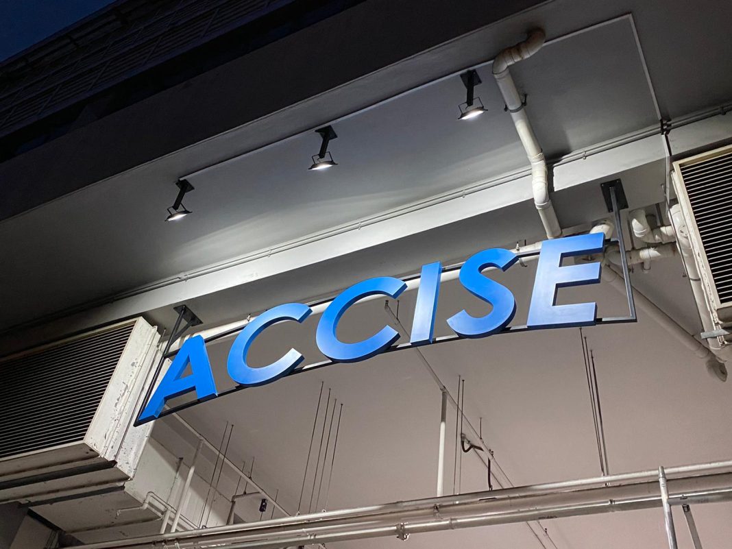 Accise floating 3d signage