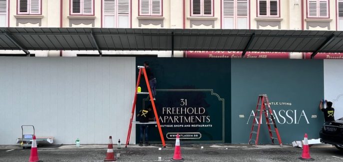 construction hoarding installation