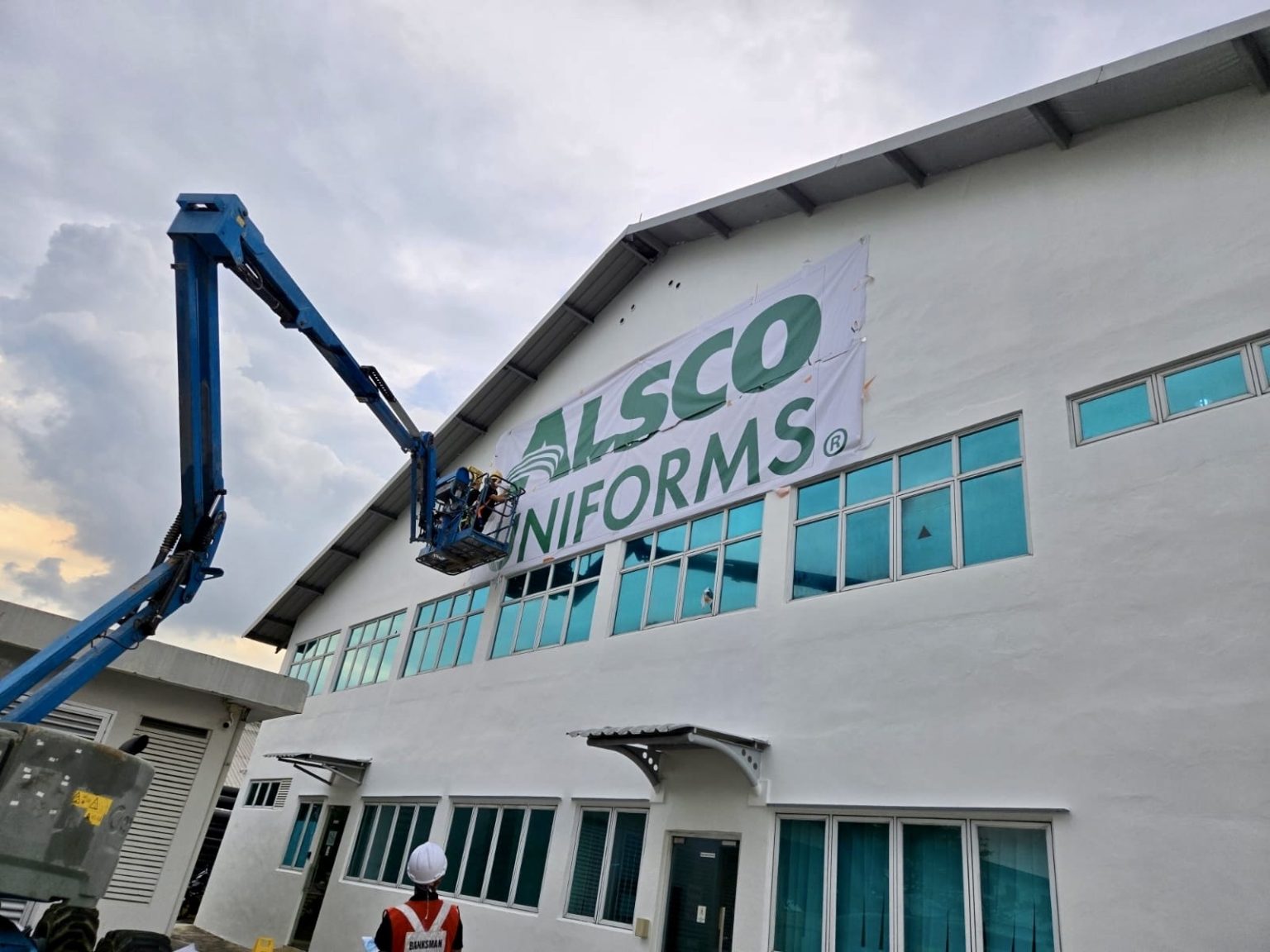 Alsco Uniforms building signage installation