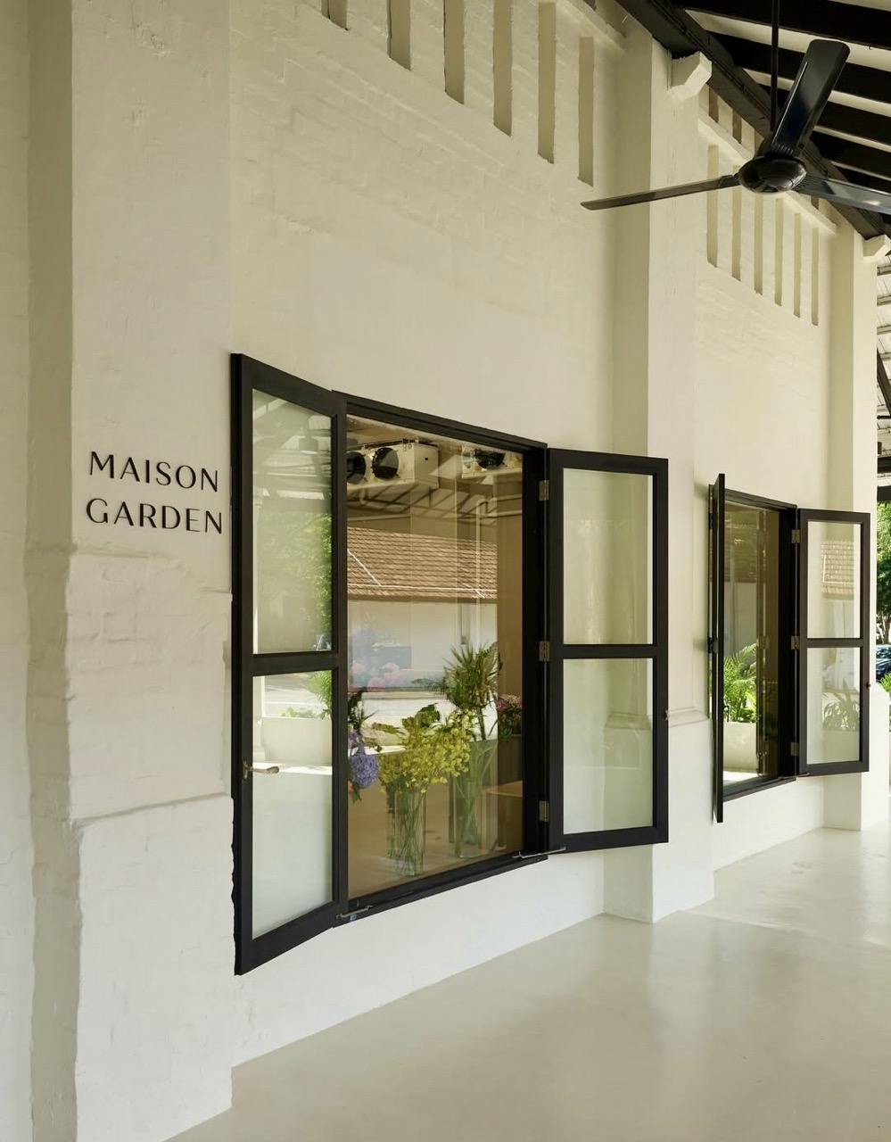 Maison Garden metal signage