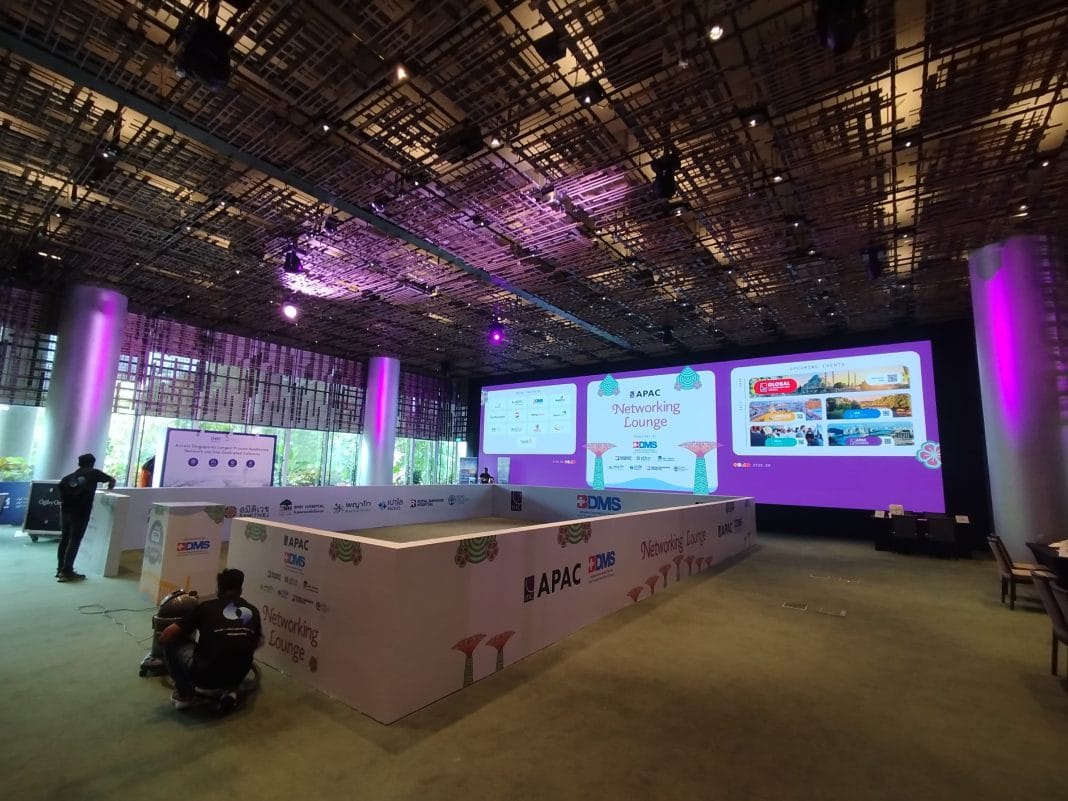 big image group events